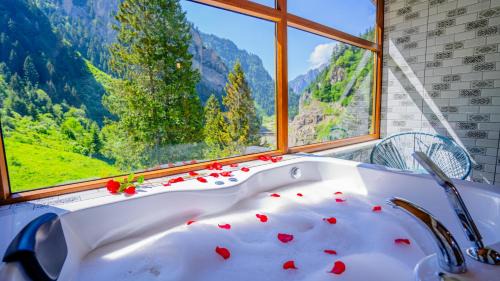 Arakli Hotel | PAZARCIK MOUNTAIN HOTEL