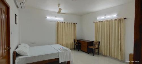 Kazhakuttam Apartment | PAZHOOR RESIDENCY HOME Stay