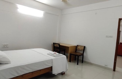 Kazhakuttam Apartment | PAZHOOR RESIDENCY HOME Stay