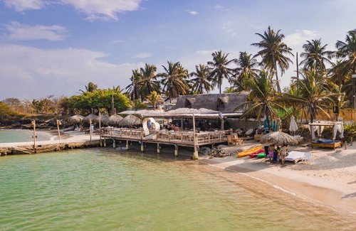 Tierra Bomba Island Apartment | PB-T10 HABITACIÓN CUÁDRUPLE EN ISLA CON DESAYUNO