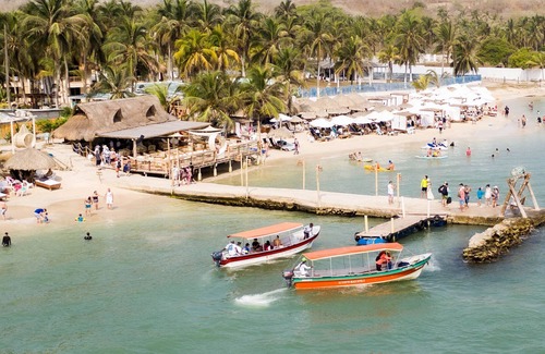 Tierra Bomba Island House | Pb-T12 Room On Island With Breakfast Pool Air Conditioning WIFI