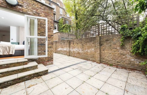 Notting Dale Apartment | PBC | Large Studio w/Patio in Bayswater (LS4)