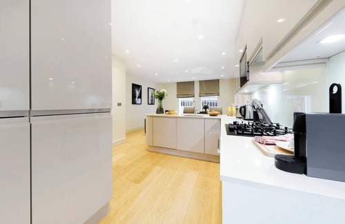 Notting Dale Apartment | PBC | Modern One Bedroom Apartment in centrally located Fitzrovia GT1