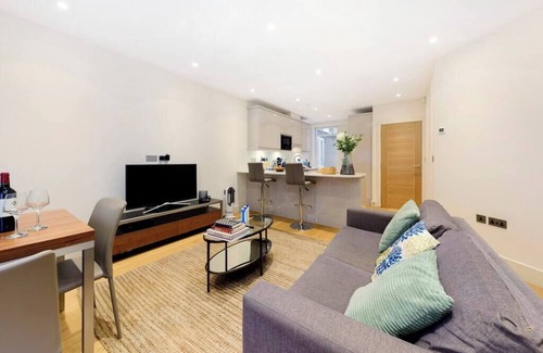 Notting Dale Apartment | PBC | Modern One Bedroom Apartment in centrally located Fitzrovia GT1