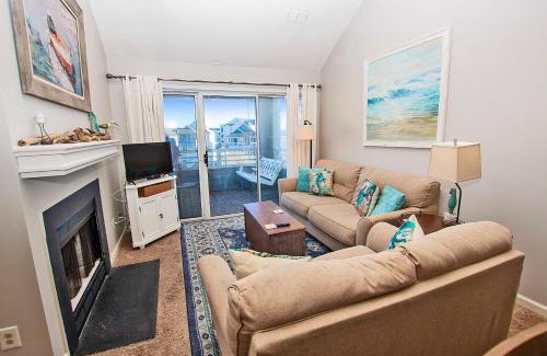 Manteo House | PC431, Above the Wake- Canalfront, Community Pool, Tennis courts and MORE!