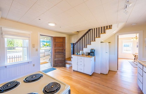 Port Angeles House | Peabody House - 1920s Cottage