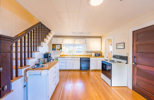 Port Angeles House | Peabody House - 1920s Cottage