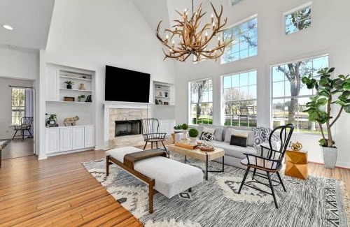 Dripping Springs House | Peabody Ranch Luxury Home W/Pool, Hot Tub, Fire Pit!