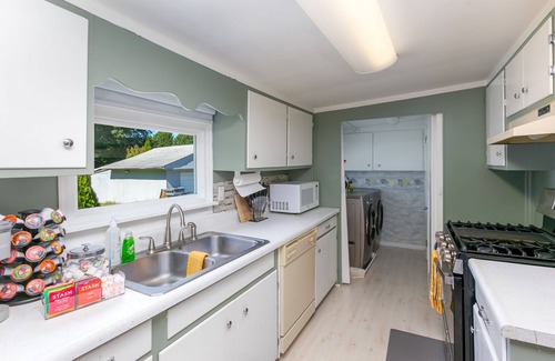 Sunset Road House | Peace and Harmony Stay in the Queen City!