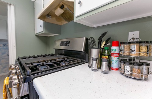 Sunset Road House | Peace and Harmony Stay in the Queen City!