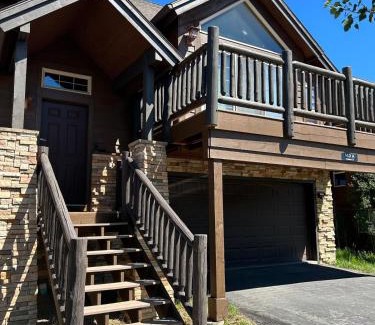 Pole Creek House | Peace and Quiet in the mountains