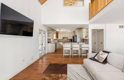 Central Frontenac Cottage | Peace and Tranquility at Luxury Frontenac Lake House