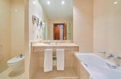 Cebreros Hotel | Peace & Beauty Near Ávila – Elegant Retreat Surrounded by Gardens - 2 Units