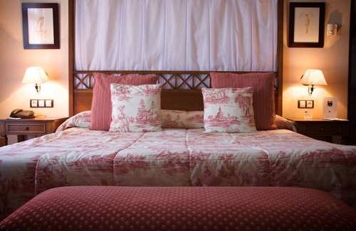 Cebreros Hotel | Peace & Beauty Near Ávila – Elegant Retreat Surrounded by Gardens - 2 Units