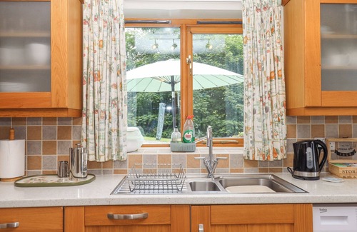 Ash Mill Cottage | PEACE COTTAGE, pet friendly, with a garden in South Molton