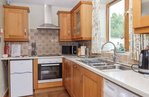 Ash Mill Cottage | PEACE COTTAGE, pet friendly, with a garden in South Molton