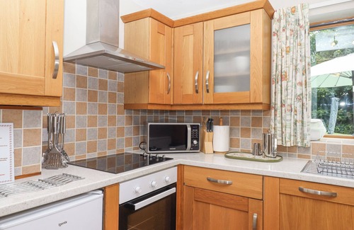 Ash Mill Cottage | PEACE COTTAGE, pet friendly, with a garden in South Molton