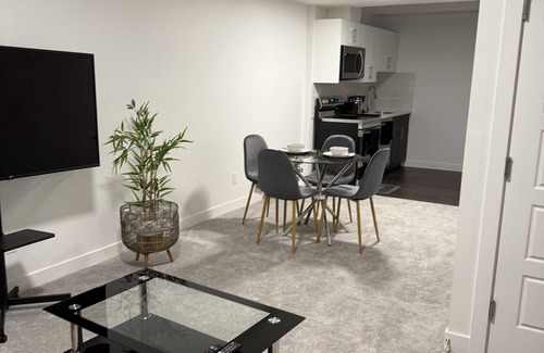 West Edmonton Apartment | Peace Haven. Cozy, lovely home away from home (Basement).