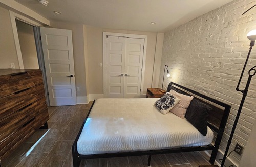 Le Droit Park Apartment | Peace in the City - Pet friendly