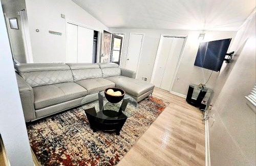 East Side House | Peace in the City