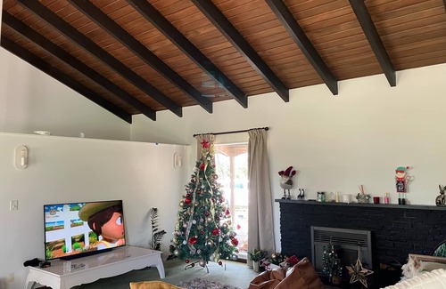 Redwood Valley House | Peace in the countryside, Child/Pet Friendly, Fab Outdoor space + swimming pool