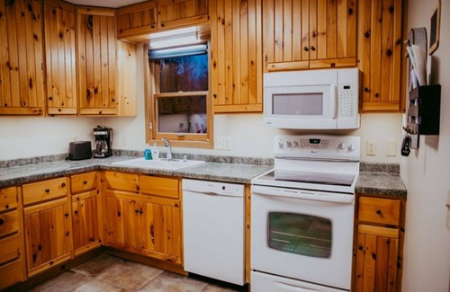 Mercer House | Peace & Pines Hideaway | 3 Bed, 2 Bath