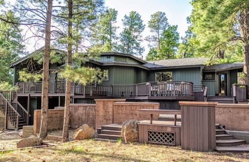 Parks Cabin | *Peace+Pines Paradise* - Cozy Luxury in the Forest