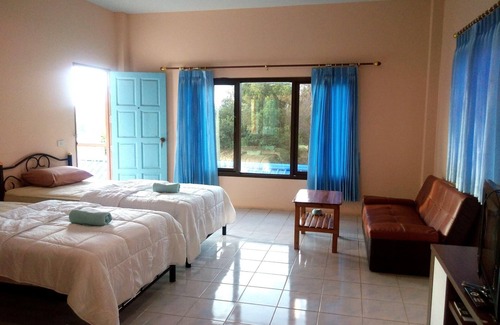 Khun Han Hotel | Peace Pool Resort