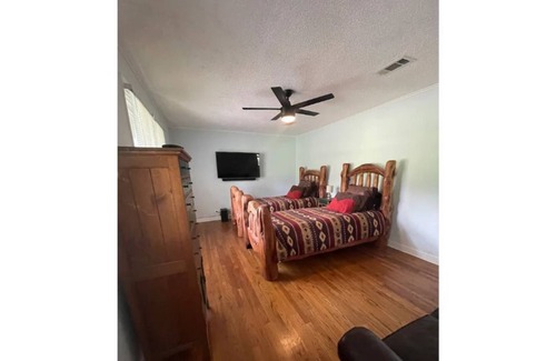 Emory House | Peace, quiet and big bass!