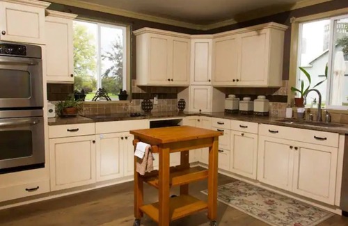 Avon House | Peace & Quiet at The Farmhouse at Kindred Ground