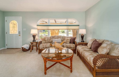 Harbour Heights House | Peace River Retreat Waterfront w/ Heated Pool