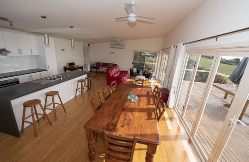 Penneshaw House | Peace, serenity & sea views - dolphins, wallabies & coastal walks