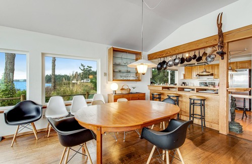 Nordland House | Peace & Tranquility, Beach Access, Gorgeous Waterfront Views - Dogs OK