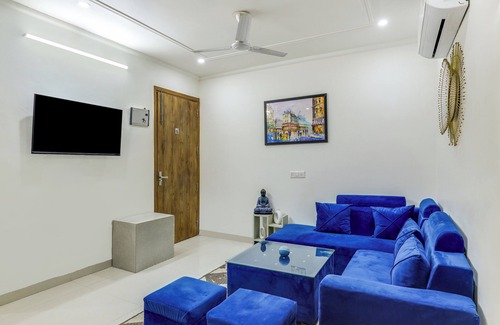 South West Apartment | Peacefulhuts 3BHK near IGI International Airport Delhi