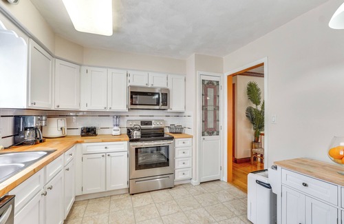 Parksville Cottage | Peaceful 1-acre Parksville Home: Large Deck & Yard