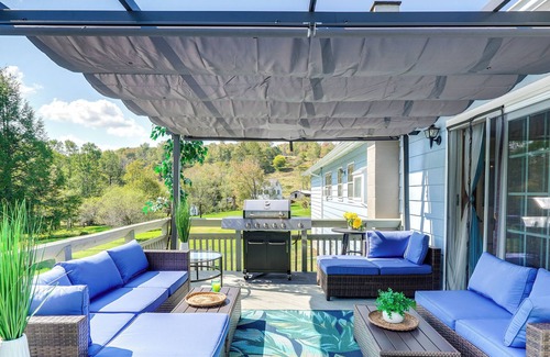 Parksville Cottage | Peaceful 1-acre Parksville Home: Large Deck & Yard