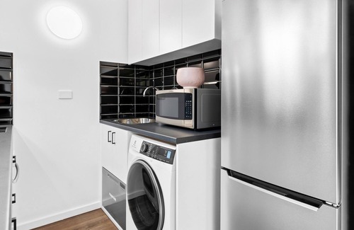 Parkville Apartment | Peaceful 1-Bed Apartment Near the City Centre