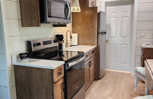 Mount Vernon Cottage | Peaceful 1-bedroom cottage with WiFi, AC in the country