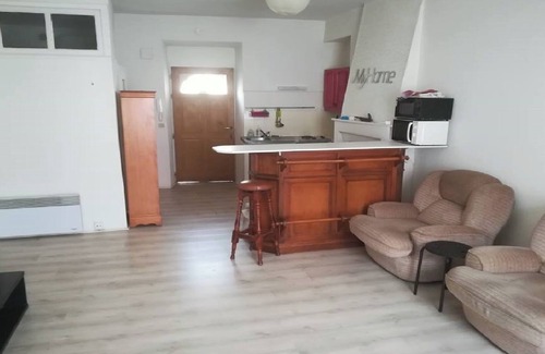 Dufau-Tourasse Apartment | Peaceful 1-room apartment of 45 m² in Pau (All charges included)