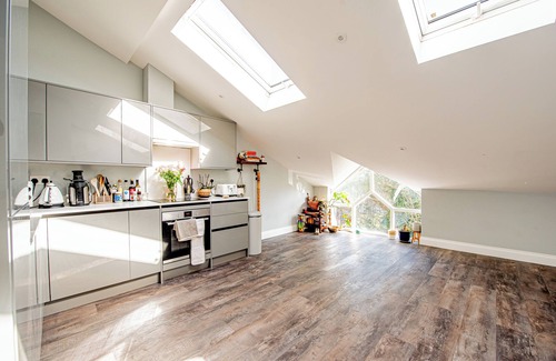 Tufnell Park Apartment | Peaceful 2-Bed Flat in London