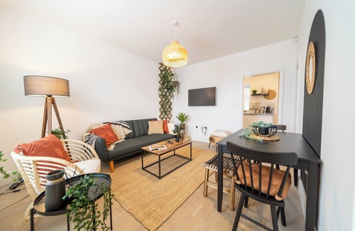 Roundhay House | Peaceful - 2 Bed House Near Roundhay Park