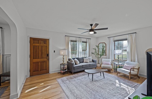 Jackson House | Peaceful 2 Bedroom, 1 bath ~ the Lana Landing ~