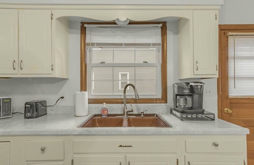 Pittsboro Apartment | Peaceful 2-Bedroom Apartment - Close To It All!