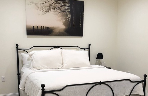 Fort Worth Cottage | Peaceful 2 bedroom cottage w/ picturesque views