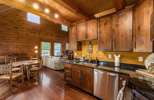 McArthur Cabin | Peaceful 2-Bedroom Cabin near Lake Hope State Park in the Hocking Hills Region