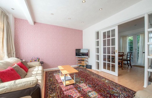 Cheetham Hill Apartment | Peaceful 2 Bedroom House near City Centre