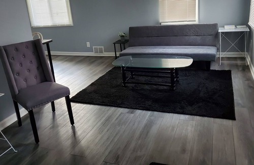 Ypsilanti House | Peaceful 2 Bedroom Residence - Ypsi/AnnArbor