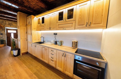 Donje Polje House | Peaceful 2BDR Village Villa with pool near wonderful Cetinje