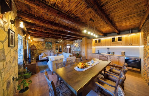 Donje Polje House | Peaceful 2BDR Village Villa with pool near wonderful Cetinje