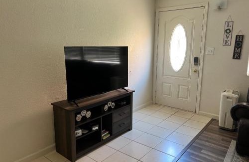 Fresno Apartment | Peaceful 2bed,1bath condo with free parking all yours to enjoy